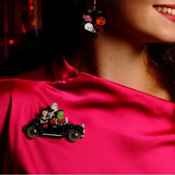 New “Frankenstein's car brooch” by LaliBlue - Picture 5 of 7
